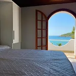 Casale Fronte Mare - With Swimming Pool In Front Of The Villa