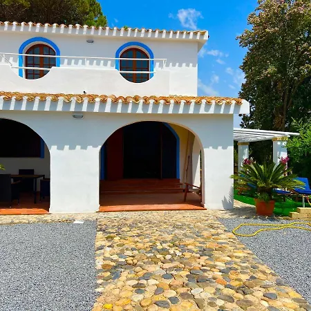 Villa Casale Fronte Mare - With Swimming Pool In Front Of The *