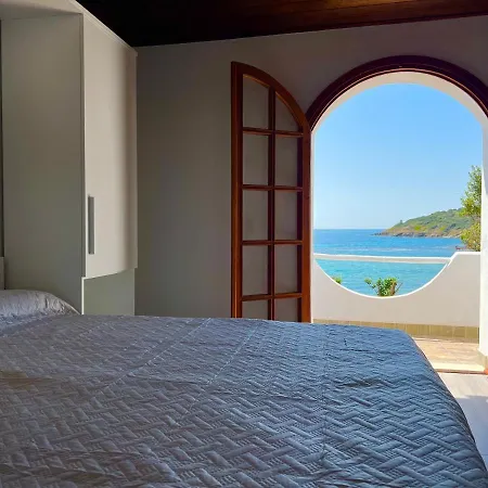 Casale Fronte Mare - With Swimming Pool In Front Of The 别墅