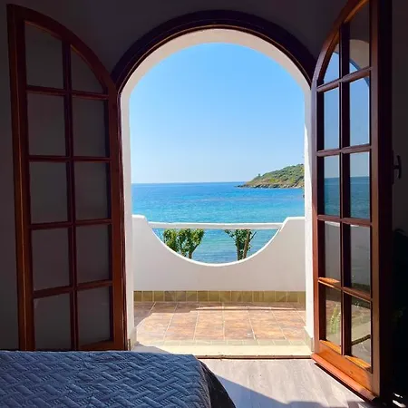 Villa Casale Fronte Mare - With Swimming Pool In Front Of The