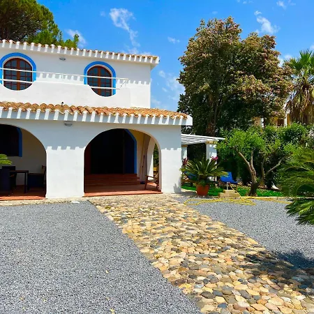 Villa Casale Fronte Mare - With Swimming Pool In Front Of The *