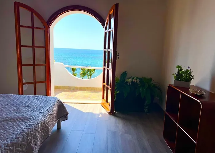 Villa Casale Fronte Mare - With Swimming Pool In Front Of The Porto Columbu - Perd'E Sali