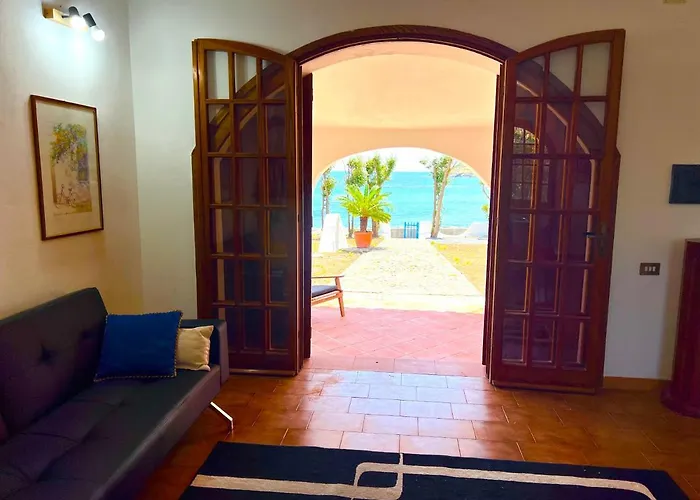 Casale Fronte Mare - With Swimming Pool In Front Of The Villa *