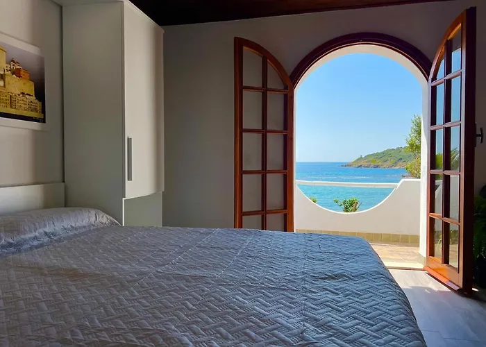 Casale Fronte Mare - With Swimming Pool In Front Of The Villa