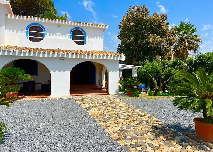 Villa Casale Fronte Mare - With Swimming Pool In Front Of The *