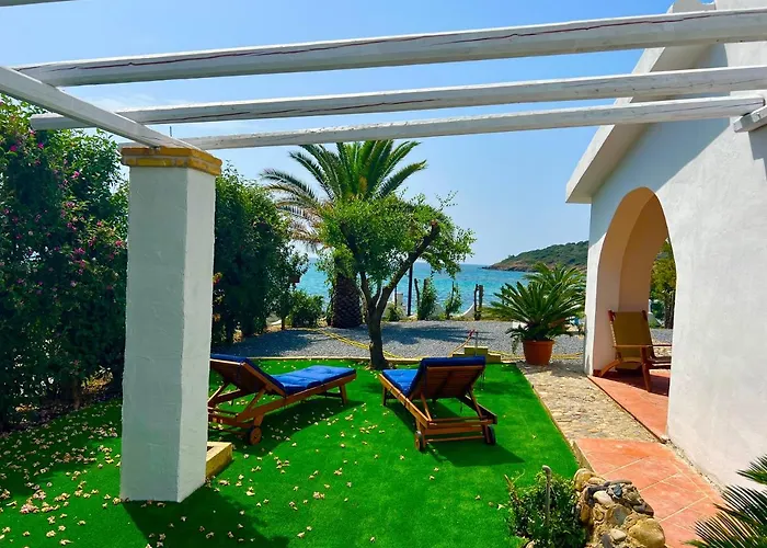 Casale Fronte Mare - With Swimming Pool In Front Of The Villa *