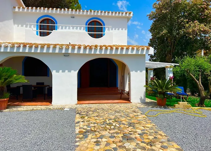 Villa Casale Fronte Mare - With Swimming Pool In Front Of The *